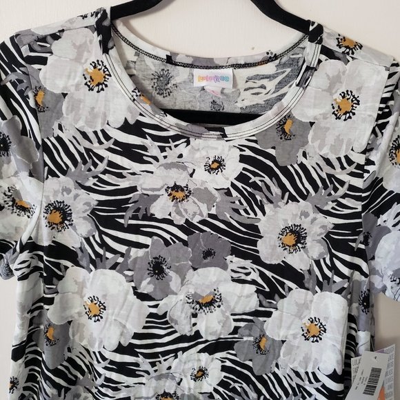 Lularoe  Black & White Floral Carly - Picture 1 of 4